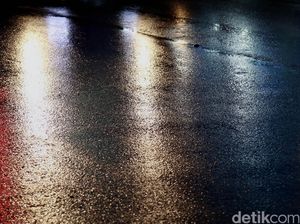 Truk Mogok di Depan RS Dharmais, Lalu Lintas Tetap Lancar