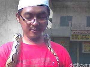 Ada Kabar Bahrun Naim Tewas, Begini Suasana Rumah Keluarganya di Solo Ada Kabar Bahrun Naim Tewas, Begini Suasana Rumah Keluarganya di Solo