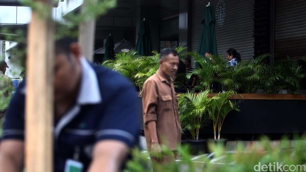 Seng di Gerai Starbucks Dibongkar