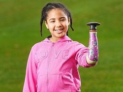 Kisah Taliya, Bocah yang Terlahir Tanpa Tangan Namun Kini Bisa Handstand