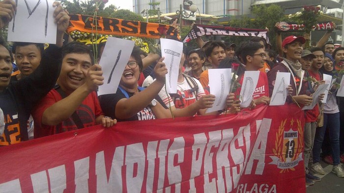 Imbauan untuk The Jakmania: Tak Punya Tiket, Jangan Datang ke Stadion