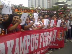 Imbauan untuk The Jakmania: Tak Punya Tiket, Jangan Datang ke Stadion