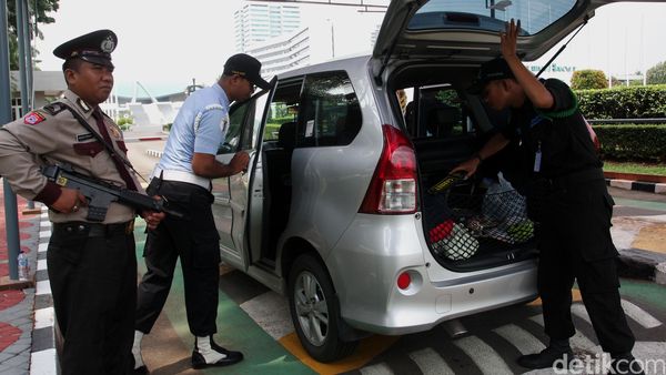 Pengamanan Gedung DPR Diperketat