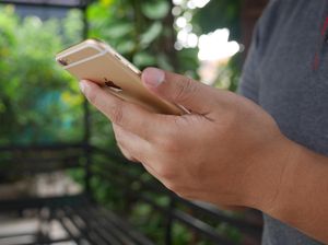 Hakim Dukung Apple untuk Tak Unlock iPhone Hakim Dukung Apple untuk Tak Unlock iPhone