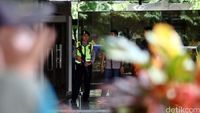Warga Tonton Lokasi Bom Thamrin