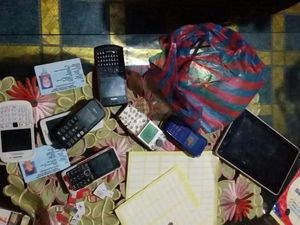 Selain Kelompok Al Gazali Cs, Ibu Rumah Tangga ini Juga Dibekuk karena Hacker BBM