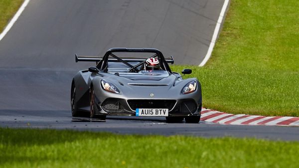 Lotus Kenalkan Mobil Balap Jalanan