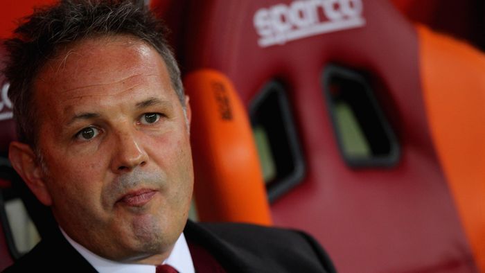 Sinisa Mihajlovic kabarnya masuk bursa calon pelatih AS Roma (Foto: Getty Images/Paolo Bruno) Sinisa Mihajlovic kabarnya masuk bursa calon pelatih AS Roma (Foto: Getty Images/Paolo Bruno)
