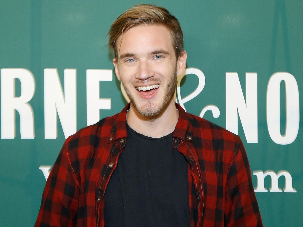 YouTuber Terkaya Dunia: Aku Seorang Idiot YouTuber Terkaya Dunia: Aku Seorang Idiot