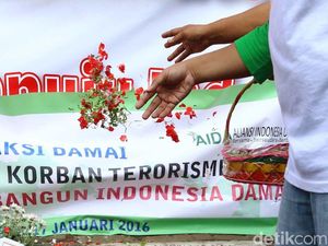 8 Orang Tewas Akibat Bom di Thamrin 8 Orang Tewas Akibat Bom di Thamrin