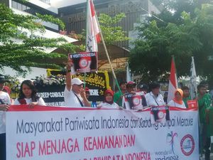 Orasi #KamiTidakTakut Semarakkan Car Free Day di Jl Thamrin Pagi Ini