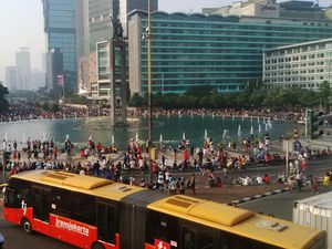 Warga Tetap Selfie dan Ramai di CFD, Teror Thamrin Tak Berpengaruh