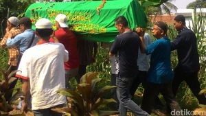 Rais Korban Bom Thamrin Dimakamkan