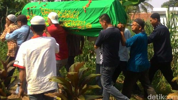 Rais Korban Bom Thamrin Dimakamkan