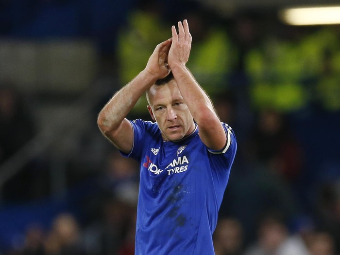 Hiddink Tak Bawa Terry ke Paris
