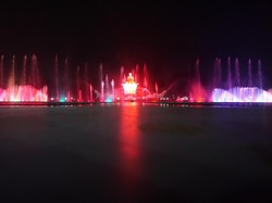 Malam Minggu, Ribuan Warga Padati Air Mancur Sri Baduga Purwakarta