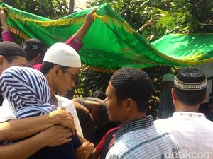 Istri Korban Bom Thamrin Masih Berduka, Diminta Pergi dari Kontrakan di Bojonggede Istri Korban Bom Thamrin Masih Berduka, Diminta Pergi dari Kontrakan di Bojonggede