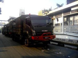 Ada Pengosongan di Komplek Zeni, Ruas Jalan Mampang-Duren Tiga Ditutup