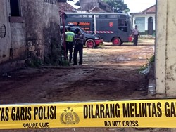 Gegana Temukan Puluhan Granat Aktif dan Ribuan Butir Amunisi di Sukabumi