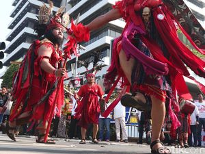 Tari Perang Meriahkan Car Free Day