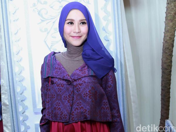 Perut Hamil 8 Bulan Zaskia Mecca