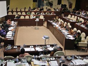 Ketua Komisi II DPR RI: Revisi UU Pilkada Selesai Sebelum 29 April 2016