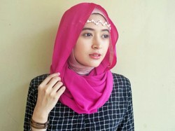 Tutorial Hijab Kasual dengan Headpiece ala Natasha Farani