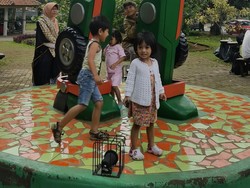 Pemkot Bandung Kucurkan Dana Rp 150 Juta untuk Bikin Robot Angkot