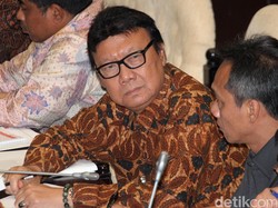 Penjelasan Mendagri soal Aturan Seragam Putih untuk PNS