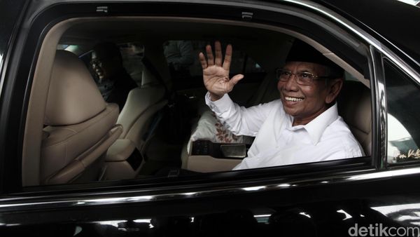 Hasyim Muzadi Datangi KPK