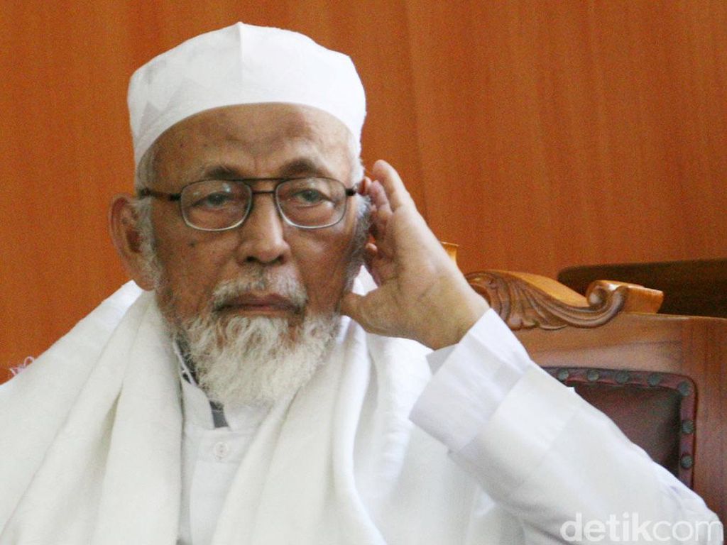 Kadiv Pas Kanwil Jabar: Abu Bakar Baasyir Dirawat di RSCM, Dikawal Densus 88 Kadiv Pas Kanwil Jabar: Abu Bakar Baasyir Dirawat di RSCM, Dikawal Densus 88