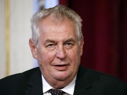 Presiden Ceko Milos Zeman Kembali Masuk Rumah Sakit karena Positif Covid