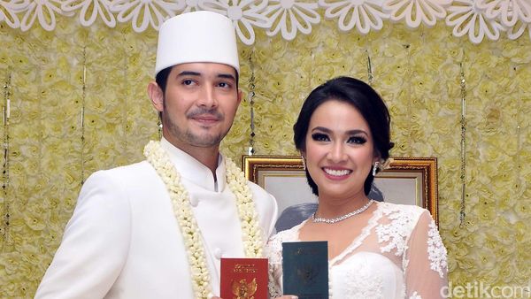 Kebahagiaan Donny Michael dan Aryani Fitriana Sah Jadi Suami-Istri