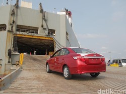 Banyak Jalan Rusak Bikin Sedan Kurang Diminati di Indonesia?