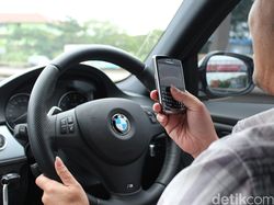 Nekat Main HP saat Nyetir Seperti Sopir Honda Jazz Penabrak Bocah, Ini Ancaman Hukumannya