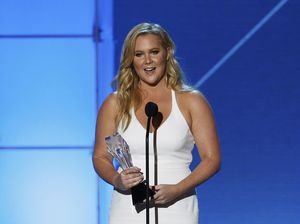 Amy Schumer Protes Dirinya Disebut Wanita Berukuran Plus