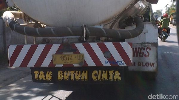 Sopir Truk Tak Butuh Cinta