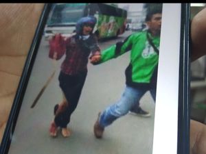 Usai Tolong Anggun dan Polisi, Yunus Driver Go-Jek Pulang dan Bawa Ibu Berobat