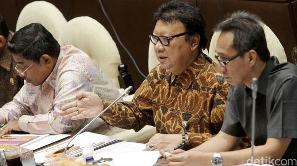 Mendagri Laporkan Hasil Pilkada Serentak 2015
