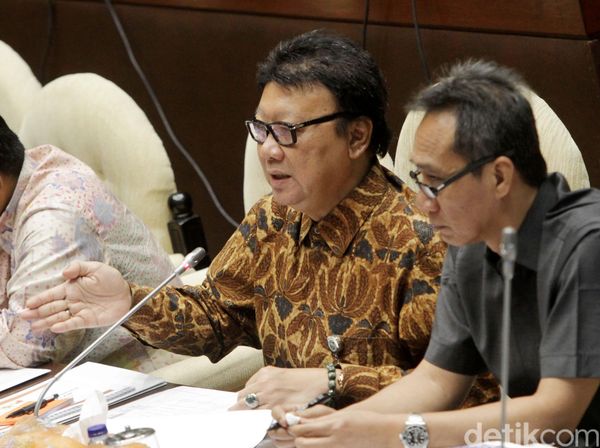 Mendagri Laporkan Hasil Pilkada Serentak 2015
