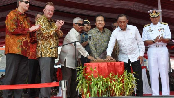 Rizal Ramli Hadiri Peluncuran Kapal Perang SSV