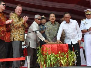Rizal Ramli Hadiri Peluncuran Kapal Perang SSV