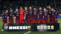 Barcelona merayakan gelar Ballon d'Or yang diraih Messi pada 2015.