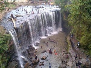 Nasib Malang Air Terjun Temam: Waterboom Bangkrut, Ditinggal Wisatawan Nasib Malang Air Terjun Temam: Waterboom Bangkrut, Ditinggal Wisatawan