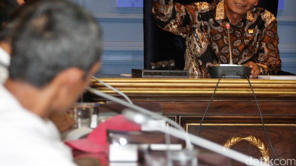 Warga Kota Batu Malang Menggadu ke DPR