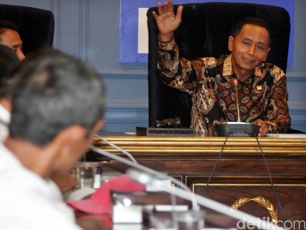 Warga Kota Batu Malang Menggadu ke DPR
