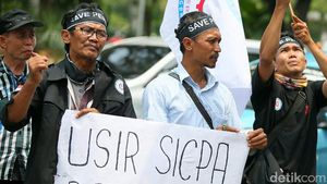 Pekerja Peruri Demo di Kementerian BUMN