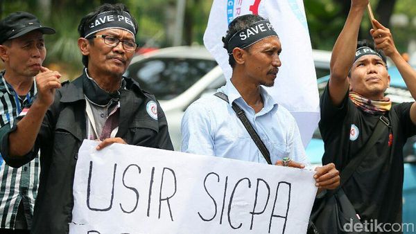 Pekerja Peruri Demo di Kementerian BUMN