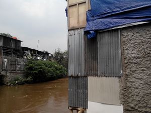 Penghuni Rumah Dekat Ciliwung yang Digerebek Pesta Narkoba Belum Lapor RT