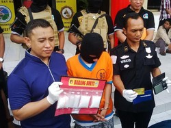 Antarkan Barang Pesanan Ayah, Januar Justru Diamankan Polisi